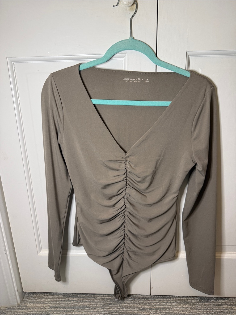 Abercrombie & Fitch Taupe Ruched V-Neck Long Sleeve Bodysuit